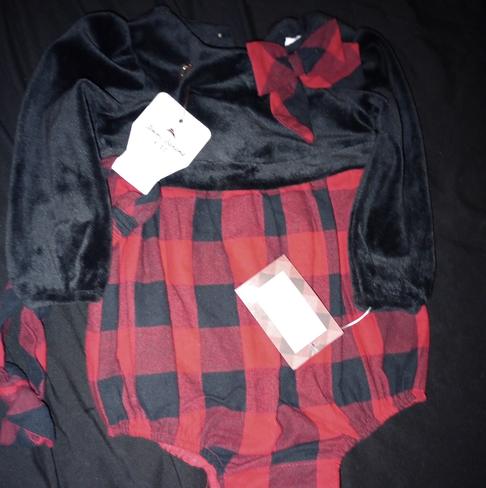 NWT girls Christmas outfit 3pc